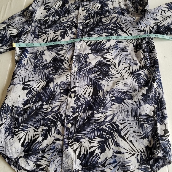 H&M Leaf Pattern Print Long Sleeve Size Small - Picture 3 of 5